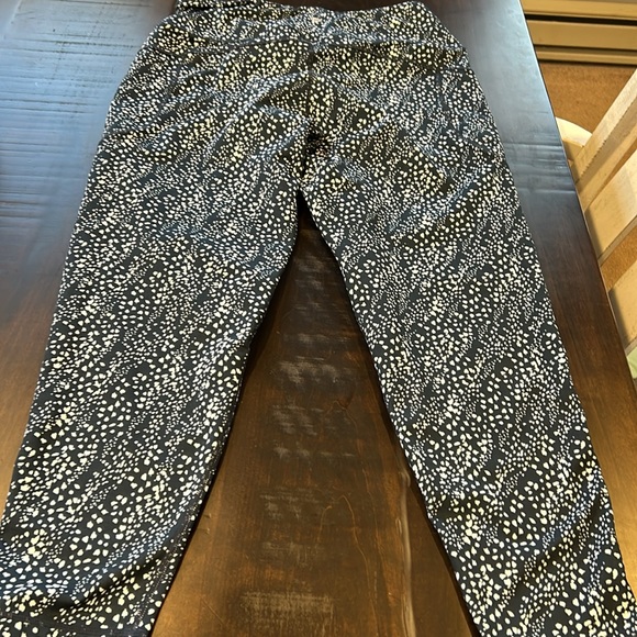 Senita Crop Leggings Size XXL - Picture 2 of 3